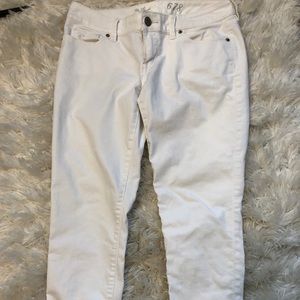 White denim jeans